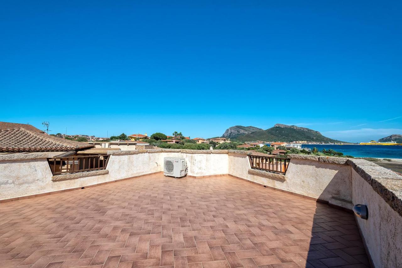 House Of Lens Apartamento Golfo Aranci Exterior foto